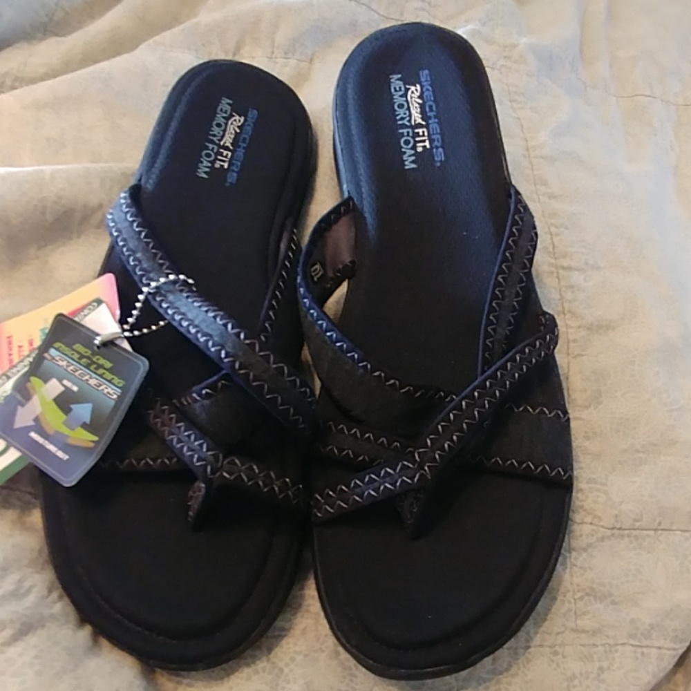 Skechers flip flops